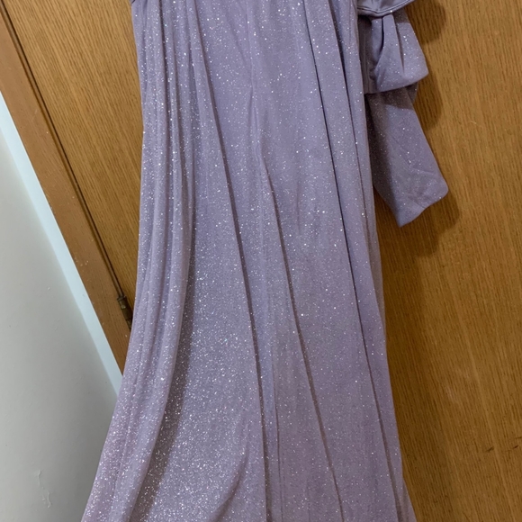 Dress - Picture 3 of 5